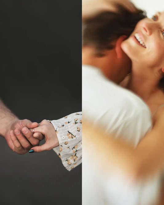 Couple assis côte à côte se tenant la main, illustrant les douleurs pendant les rapports sexuels liées à l'endométriose et l'importance du dialogue dans le couple.